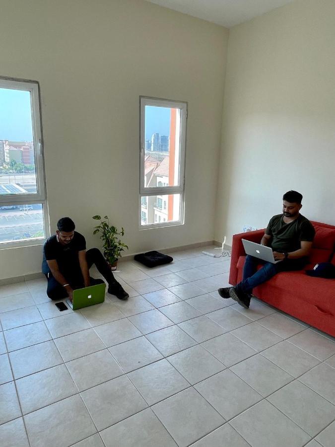 Expo Backpackers Hostel Дубай Екстериор снимка
