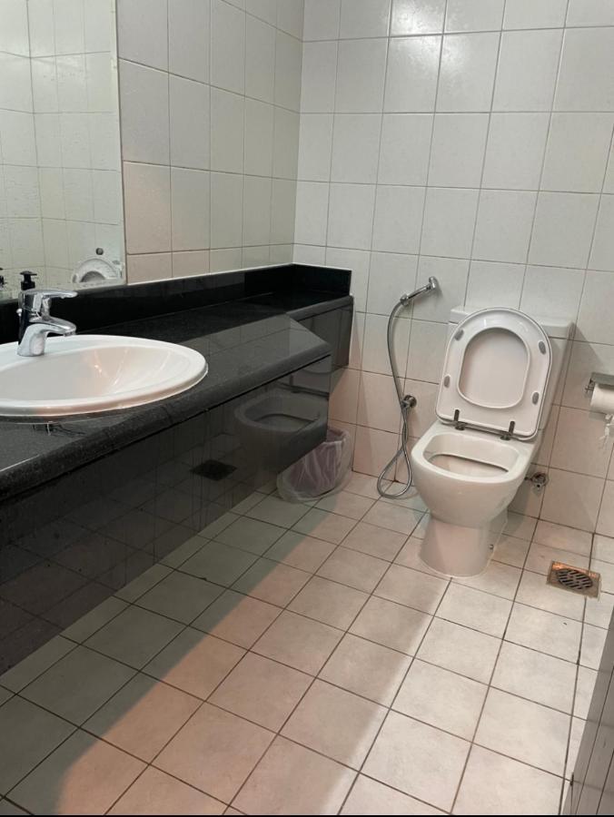 Expo Backpackers Hostel Дубай Екстериор снимка